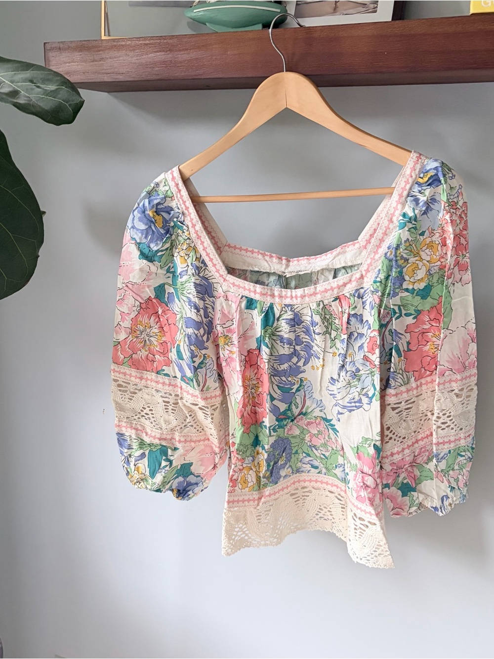 Christian Siriano Pastel Floral Crochet-Trim Peasant Blouse